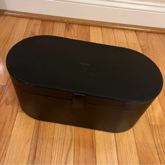 Dyson Airwrap Multi-Styler Complete Long Hair with NEW upgraded attachments - Picture 9 of 9